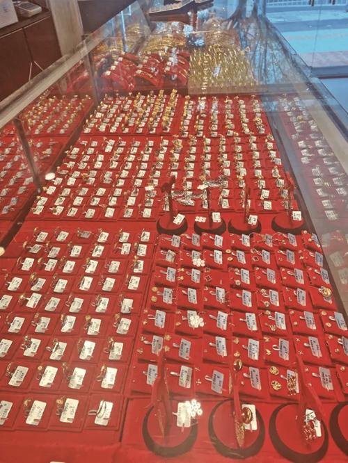 银行买的黄金为啥金店不收_银行买的黄金为啥金店不收呢