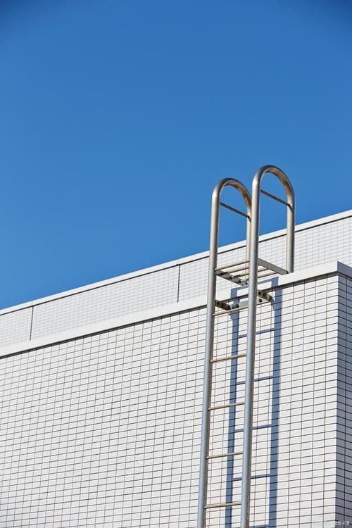 室外爬梯图片_室外爬梯图片欣赏