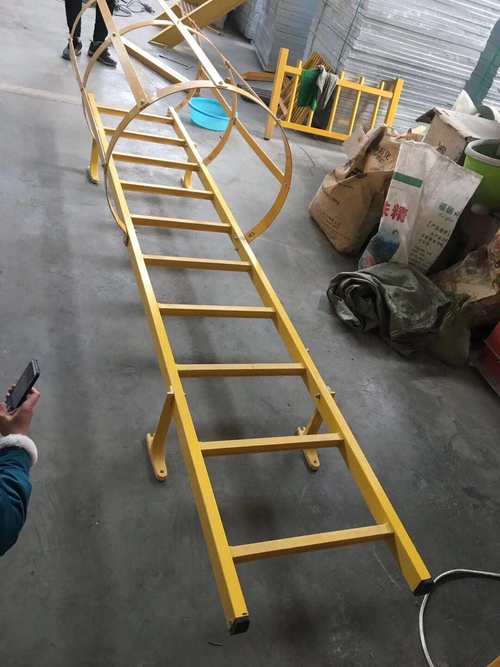 爬梯护栏_爬梯护栏标准图片