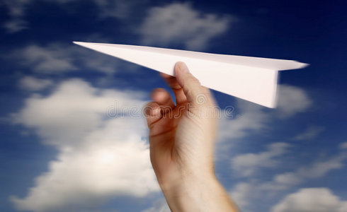 [在空中转圈的纸飞机]在空中旋转飞机怎么折