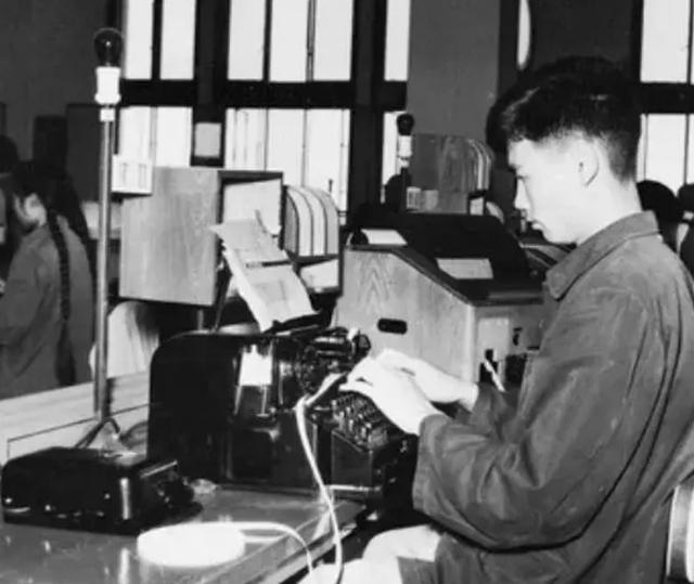 小小电报员-小小发报员ppt