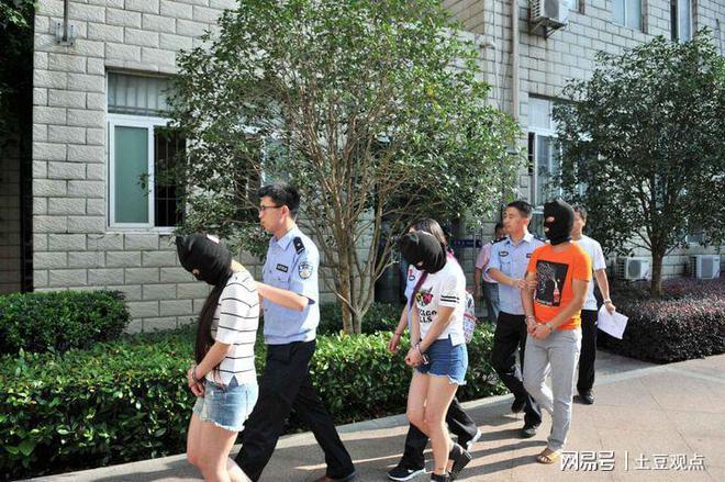 怎么让诈骗犯乖乖退钱,怎么让诈骗犯乖乖退钱聊微信聊天记录删了怎么办