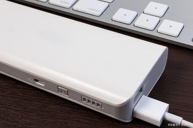 飞机上可以带充电宝吗,飞机上可以带充电宝吗10000mah