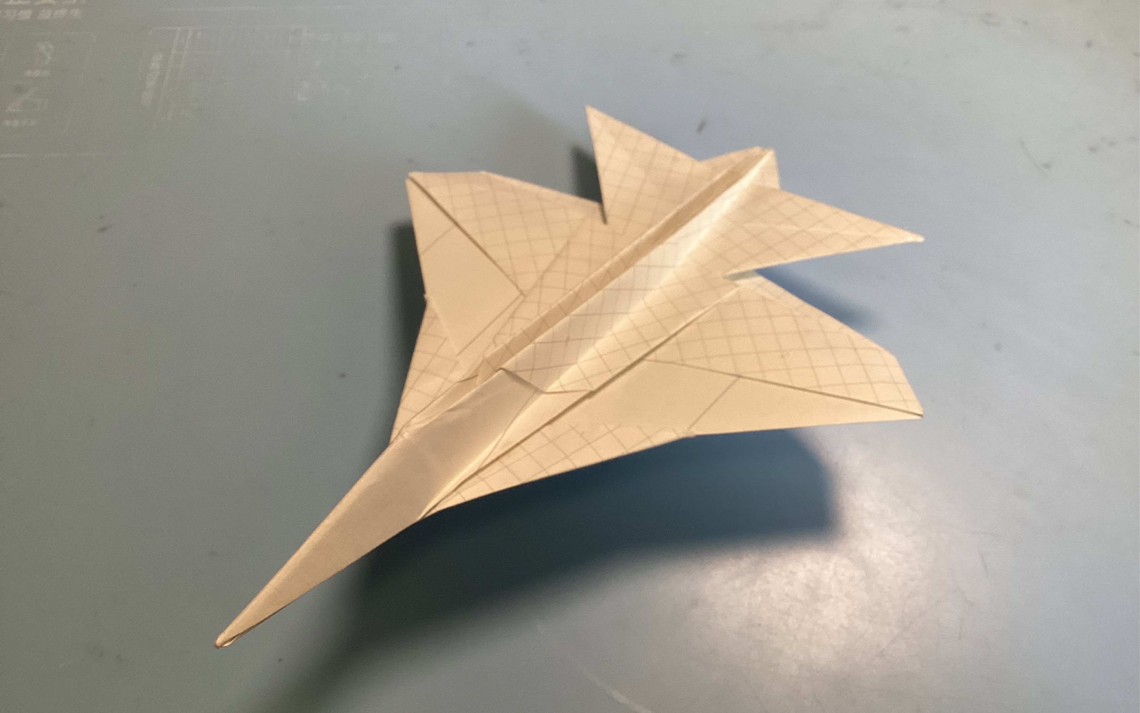 又帅又飞很远的纸飞机_帅气又飞得远的纸飞机怎么折